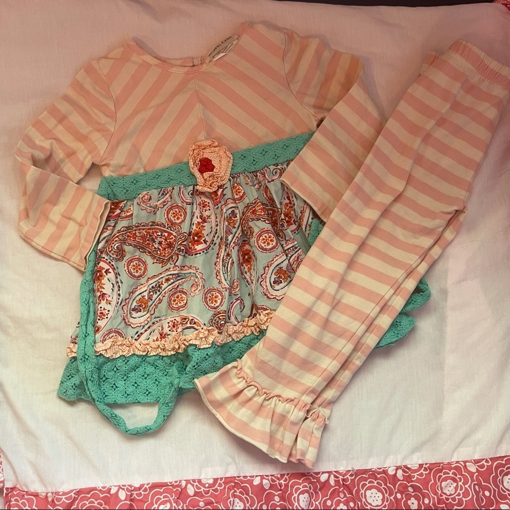 Rare Too size 4T. 2 pc set. Pink white stripes, w/ color print. Bell pants.